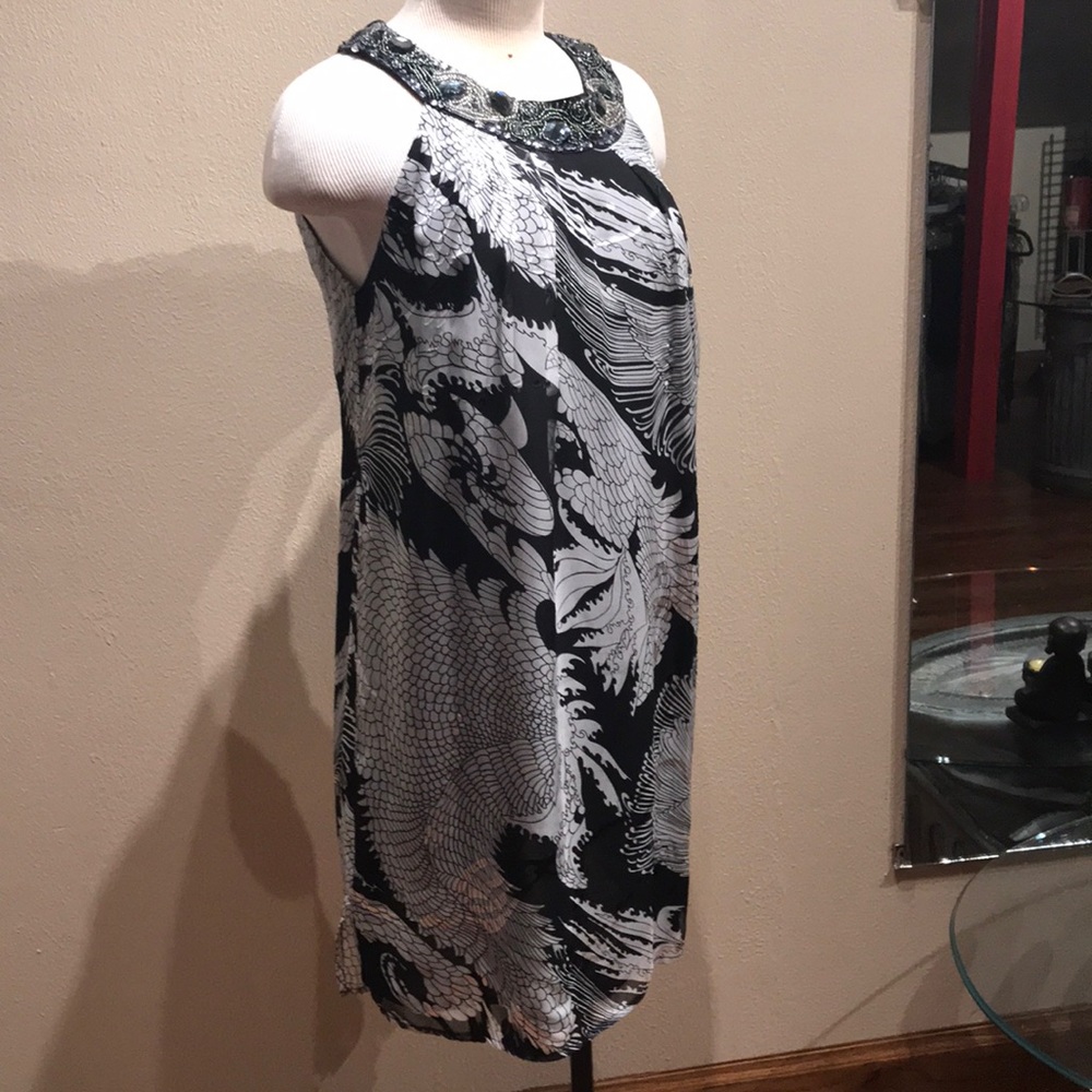 MESMERIZE dress silk print w rhinestone collar Med